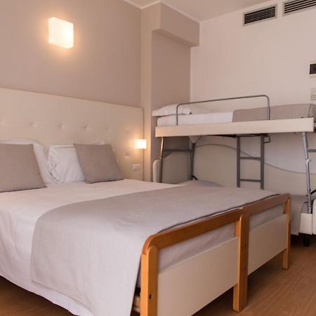 Hotel Ardea Riccione Exterior foto