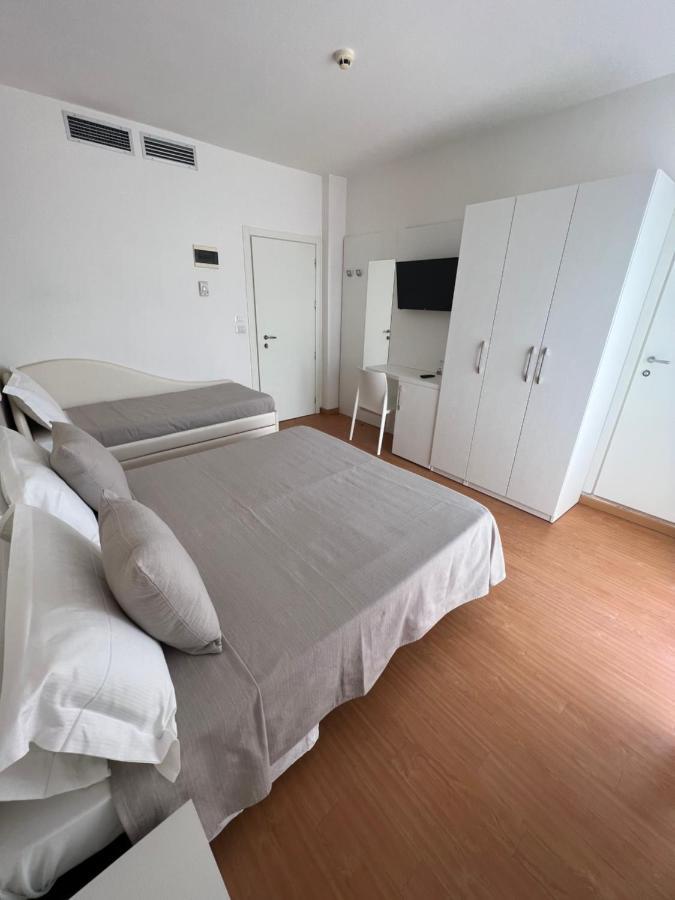 Hotel Ardea Riccione Exterior foto