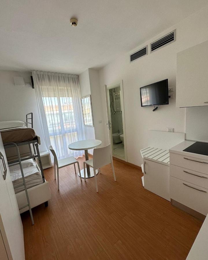 Hotel Ardea Riccione Exterior foto